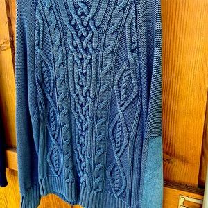 Great casual sweater with patch sleeves